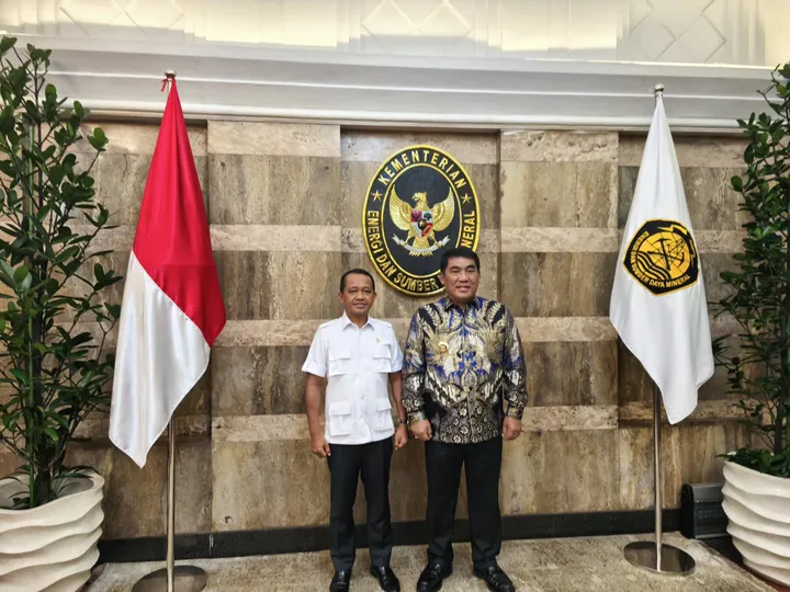 Mentei SDM bersama Gubernur Sulawesi Utara Yulius Selvanus